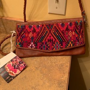 Nena & Co Envelope Crossbody